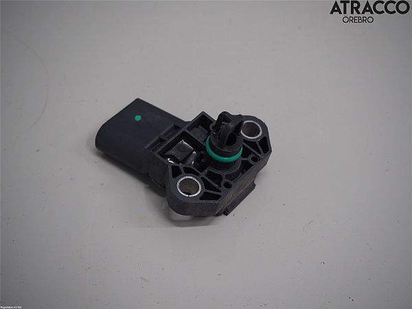 common rail (Injectie) / Verstuiver Brug AUDI A1 Sportback (8XA, 8XF)