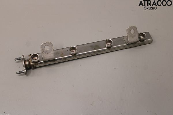 High-pressure rail / injection nozzle pipe KIA VENGA (YN)