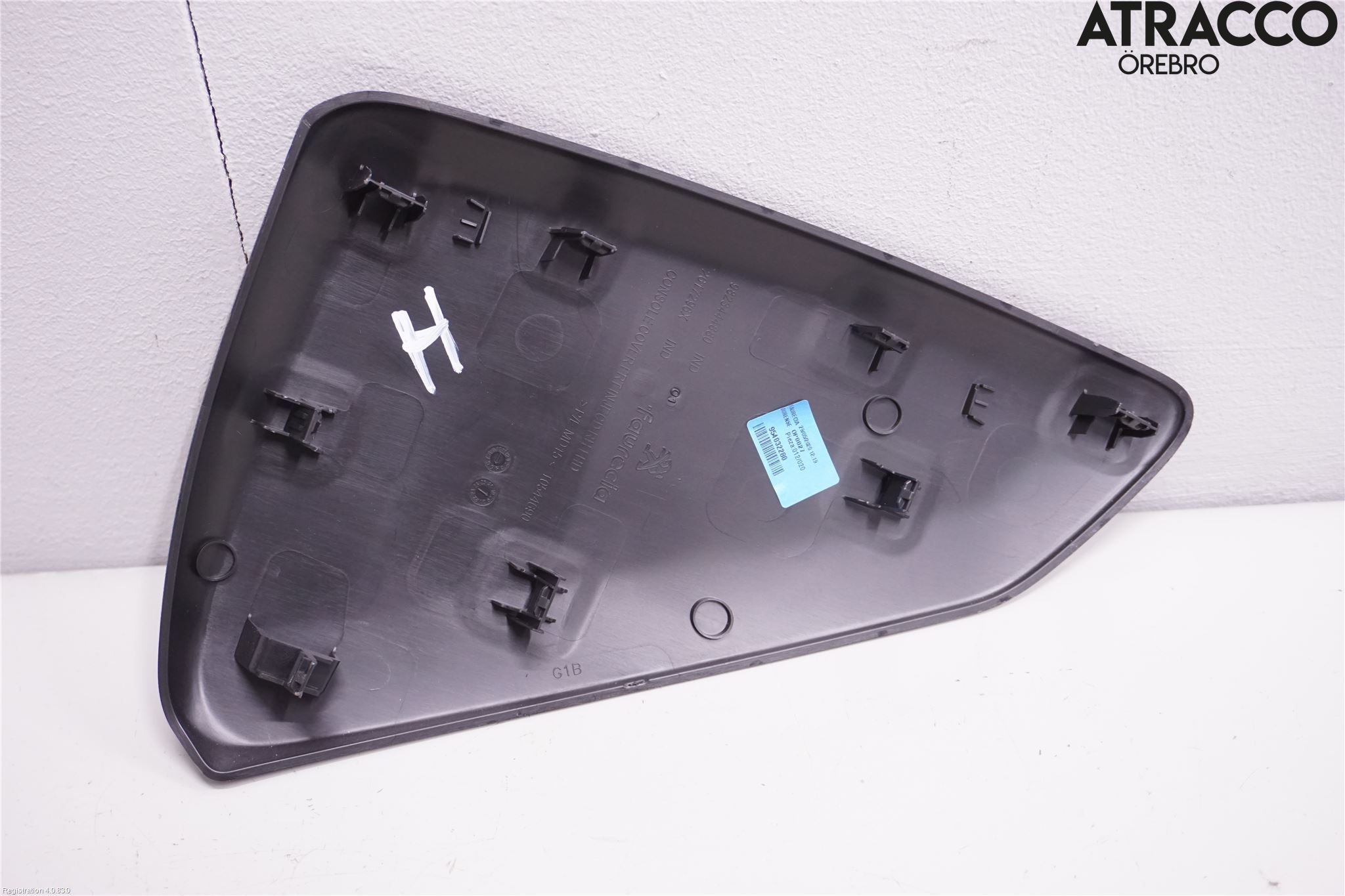 Peugeot 2008 II (U_) Center console 98234448ZD, 9823444880