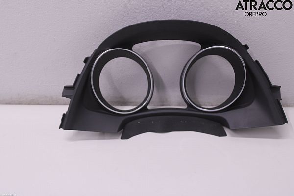 Beklædning -u - instrument TOYOTA AURIS (_E18_)