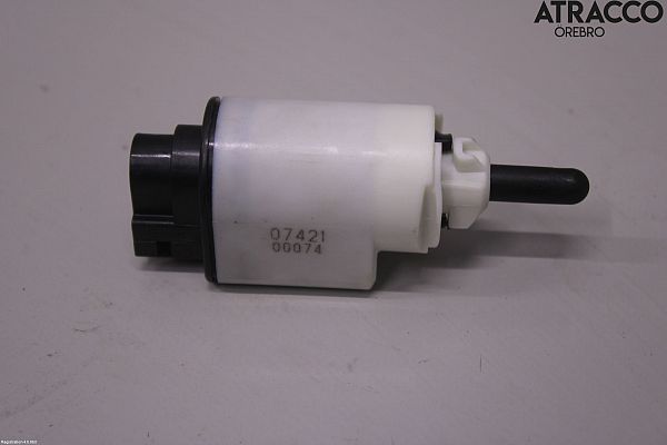 contact feu stop PEUGEOT 208 II (UB_, UP_, UW_, UJ_)