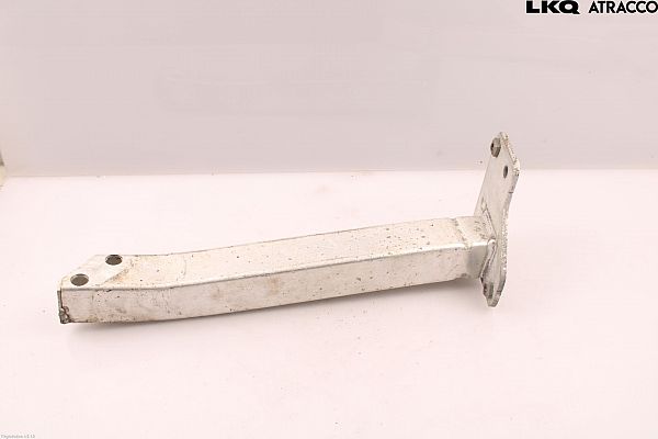 Front body panel
