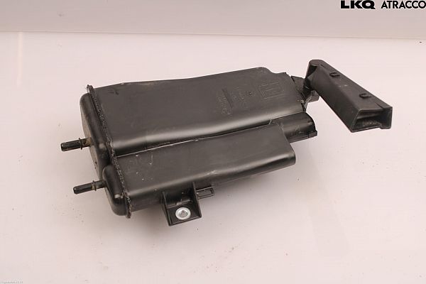 Fuel vapor canister
