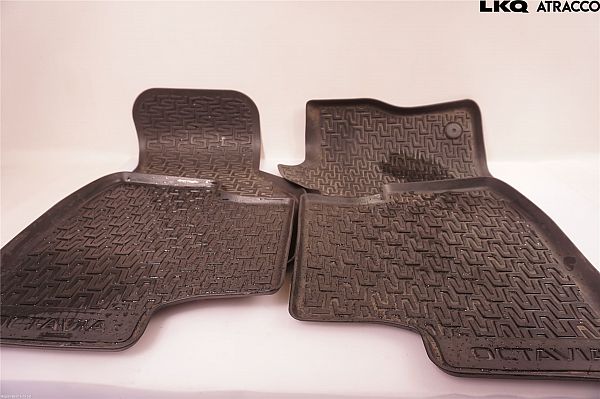 Car floor mat set
