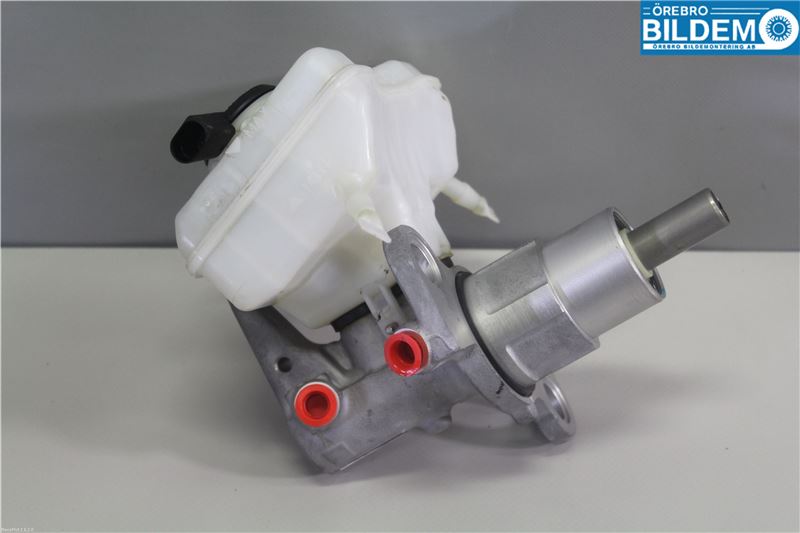 Brake - Master cylinder AUDI A5 Sportback (8TA)