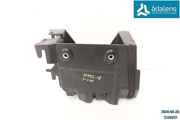 Accubak VOLVO V90 II Cross Country (236)