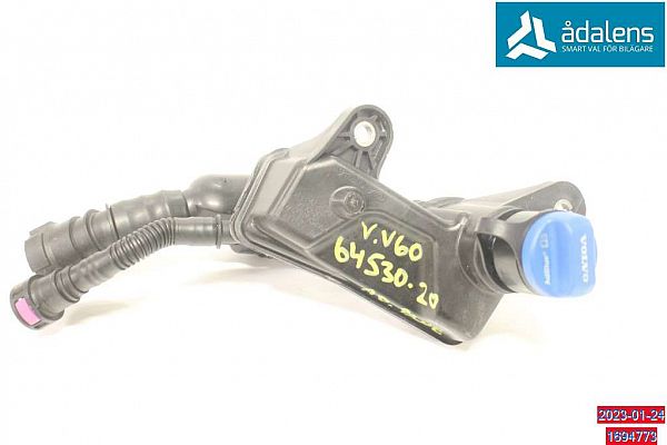 Adblue beholder VOLVO V60 II (225, 227)