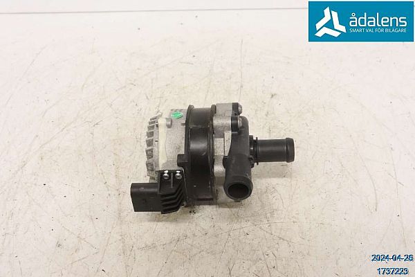 Water pump VOLVO C40