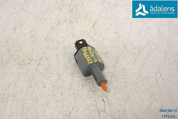 contact feu stop VOLVO XC40 (536)