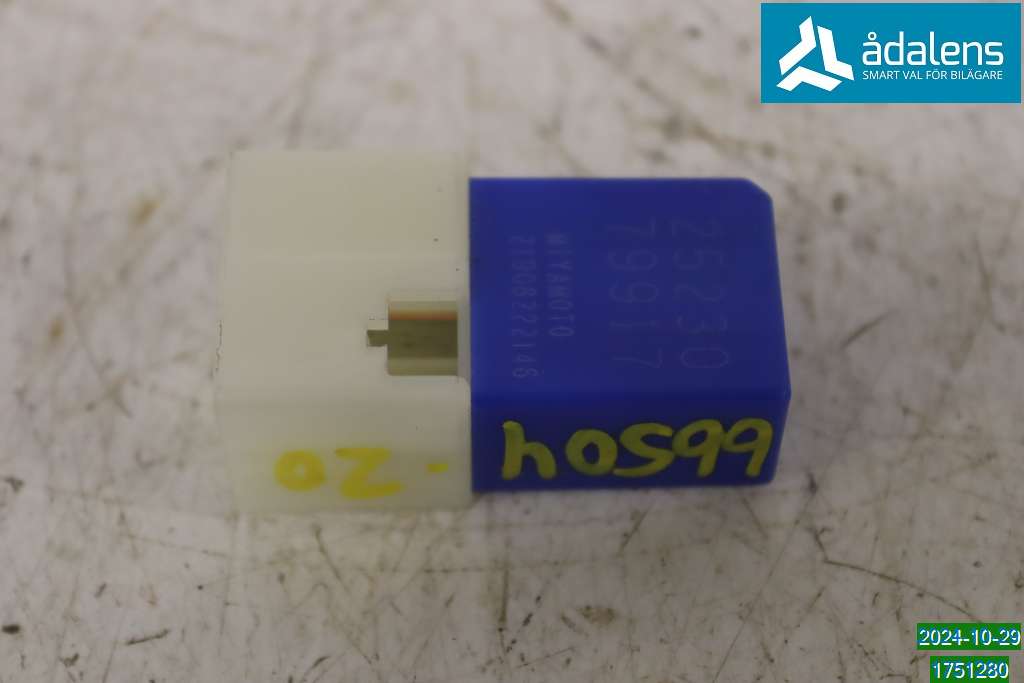 relais diverses NISSAN NP300 NAVARA Pickup (D23)