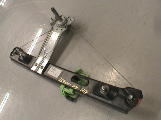 Door manual window regulator