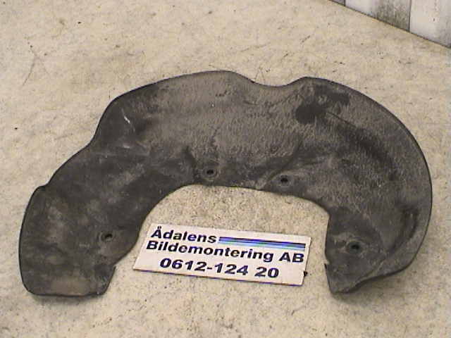 Brake disc dust cover plates