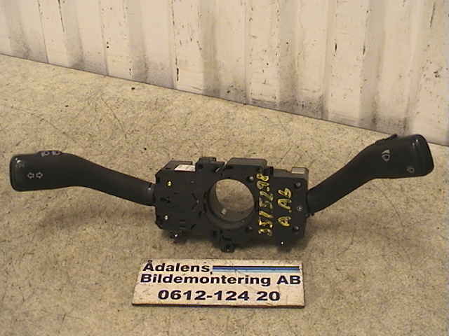 Kontakt - kombi AUDI A6 (4B2, C5)
