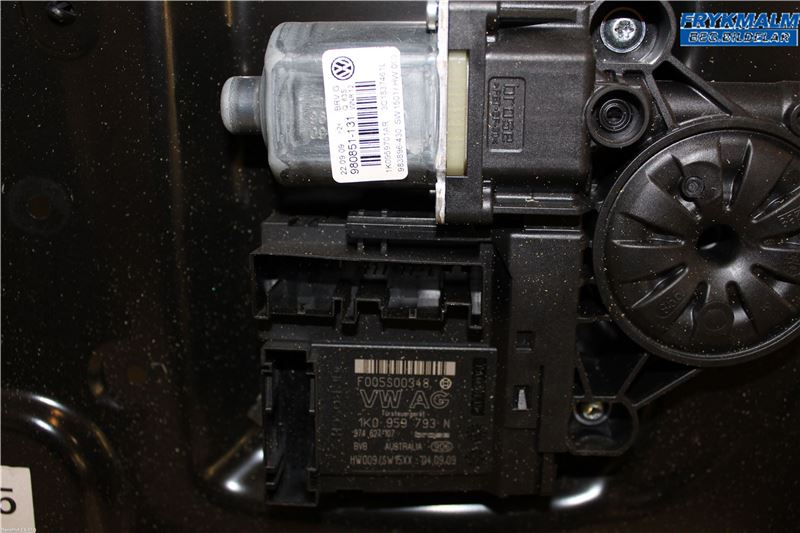 Silnik podnoszenia szyby VW PASSAT (3C2)