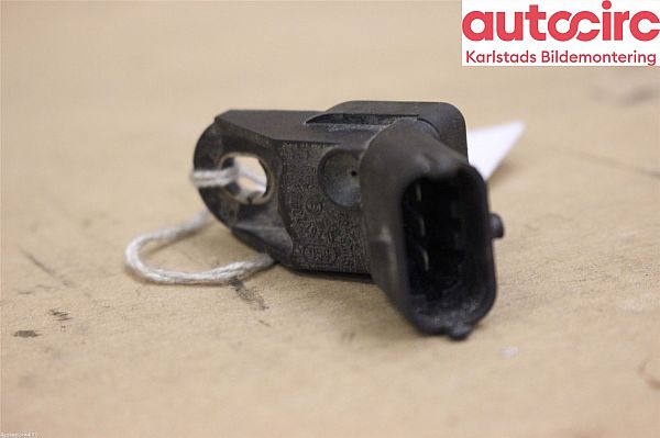 common rail (Injectie) / Verstuiver Brug VOLVO V70 Mk II (285)