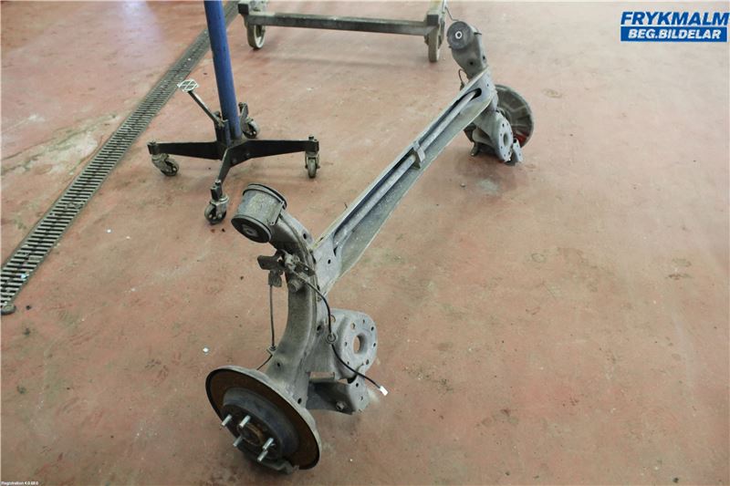 Rear axle assembly - complete KIA CARENS IV