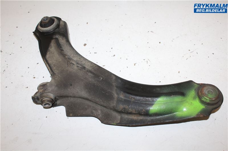 545046817R : Bærearm forrest nederst - Autoparts24
