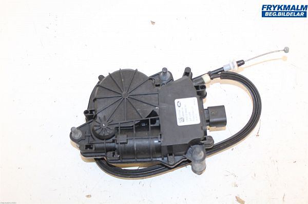 Door soft close latching motor