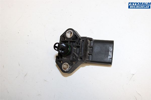 common rail (Injectie) / Verstuiver Brug AUDI A4 Avant (8K5, B8)