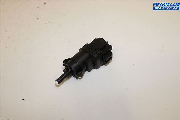 contact feu stop VOLVO V60 I (155, 157)