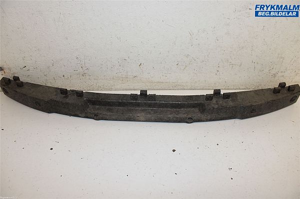 Front bumper foam support bar