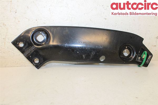 Radiator support bracket