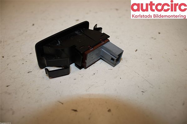 Switch for retractable tow bar