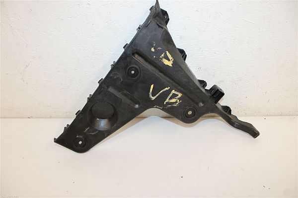 Rear bumper mounting bracket