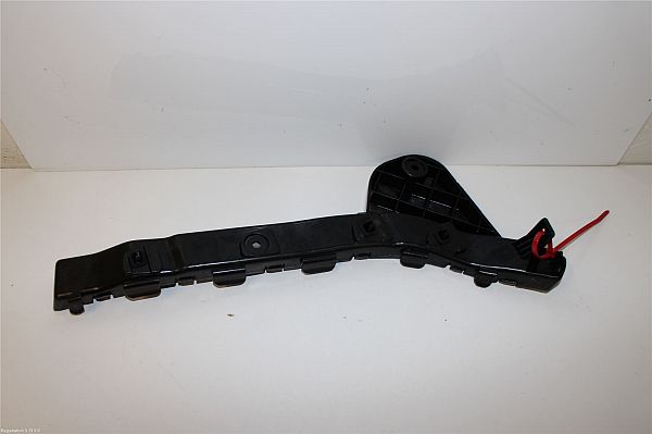 Rear bumper mounting bracket