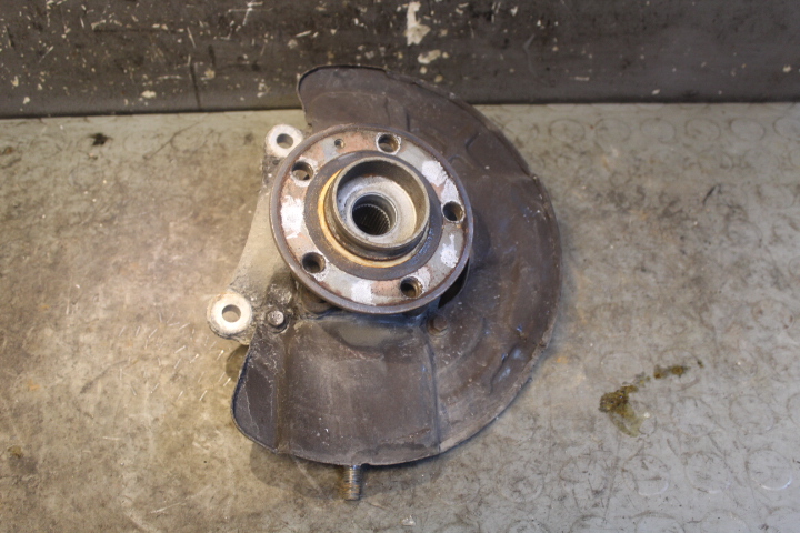 Spindle - front VOLVO S60 I (384)