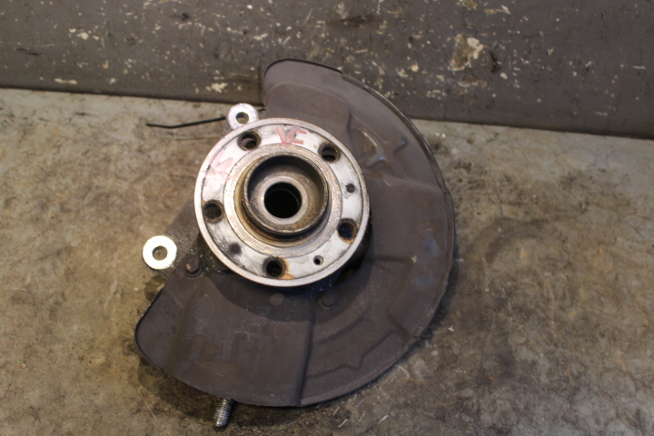 Spindle - front VOLVO S80 I (184)
