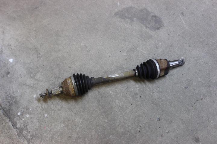 Drive shaft - front VOLVO C30 (533)