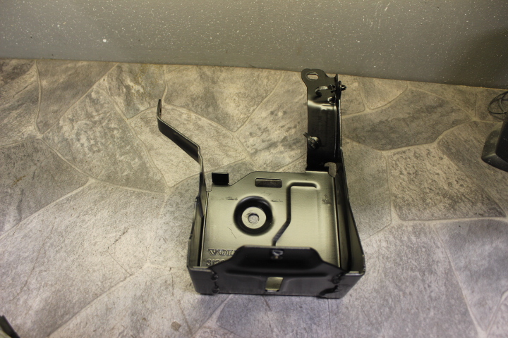 Battery casing VOLVO V40 Hatchback (525, 526)