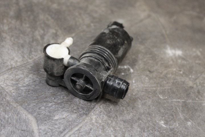 Volvo V40 Hatchback (525, 526) Wischwaschmotor 31378956, 1026810 ...