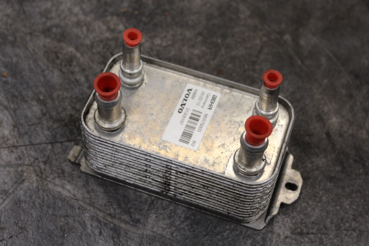 Oil radiator - component VOLVO V50 (545)
