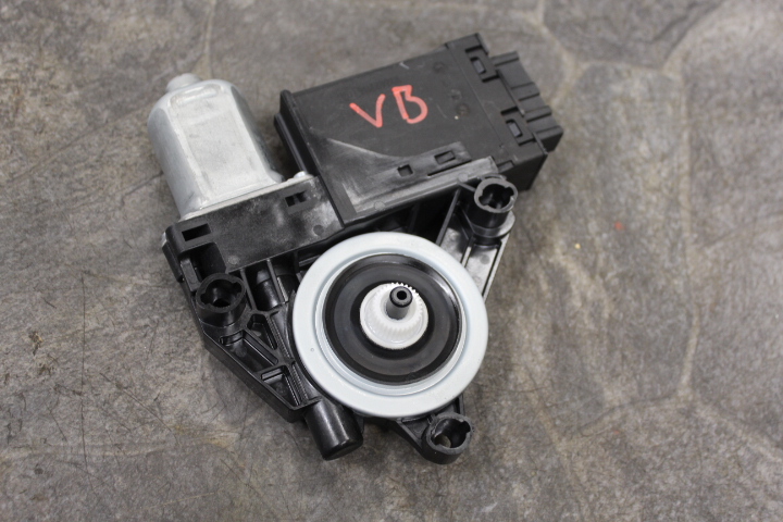 Silnik podnoszenia szyby VOLVO V60 II (225, 227)