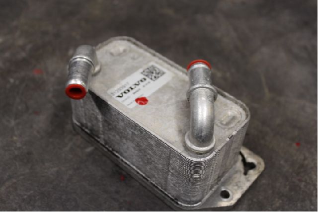 Oil radiator - component VOLVO XC90 II (256)