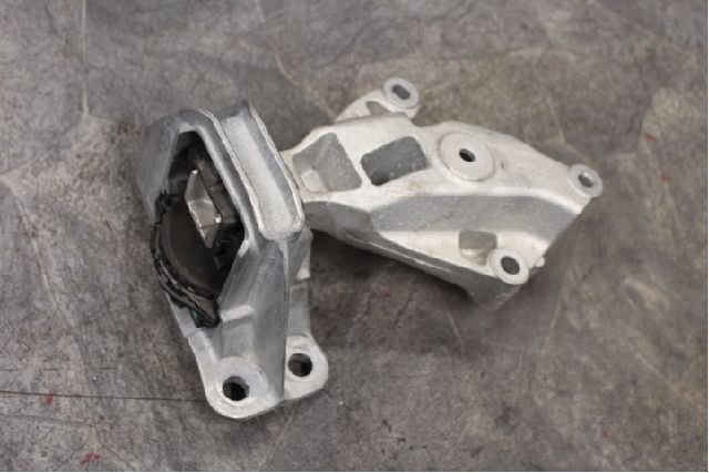 Engine mounting DACIA DUSTER (HM_)