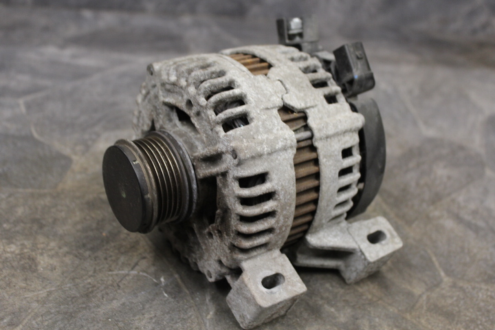 Alternator VOLVO C30 (533)