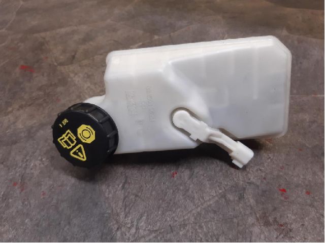 Brake liquid container VOLVO C30 (533)