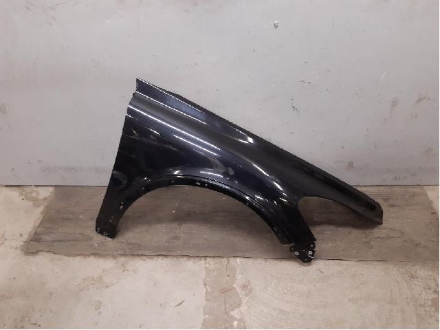 Front wing right VOLVO C30 (533)