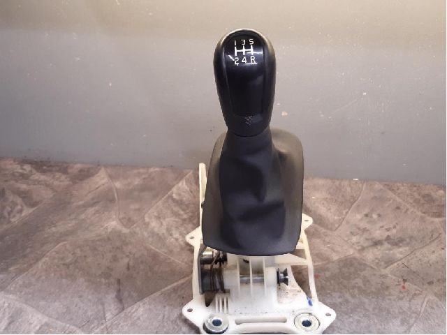 Gear shift VOLVO V50 (545)
