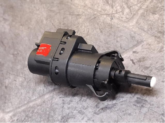 contact feu stop VOLVO S60 II (134)