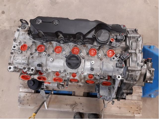 2個口です。 WAIST CORD HOODIE SWEAT DRESS｜CONVERSE TOKYO (コンバース