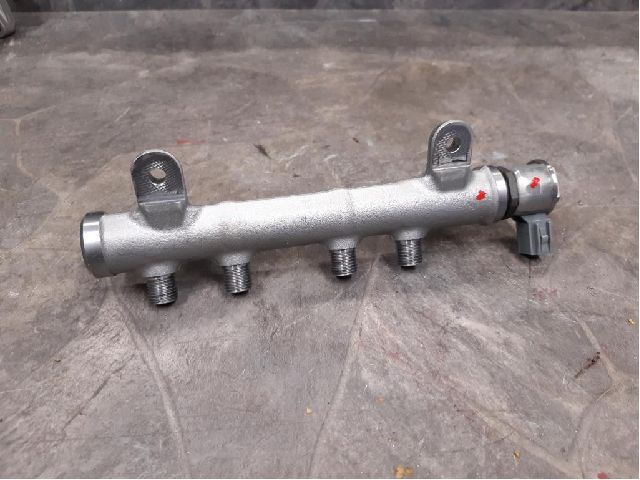 High-pressure rail / injection nozzle pipe VOLVO V60 II (225, 227)