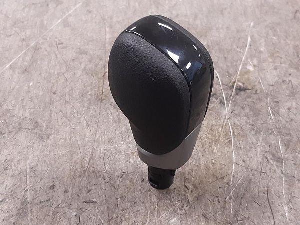 Gałka zmiany biegów DACIA SANDERO III
