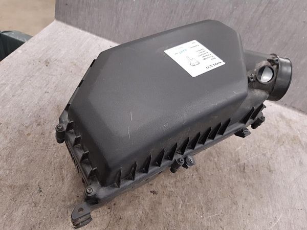 Air filter VOLVO V60 I (155, 157)