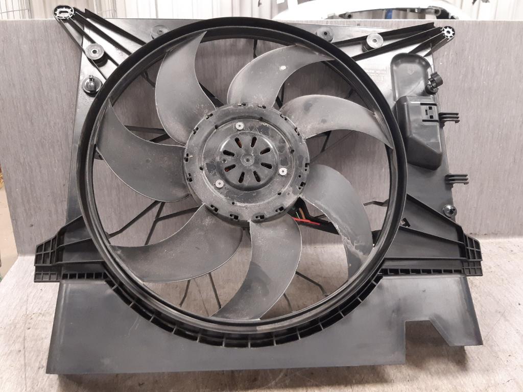Volvo XC90 I (275) Radiator fan electrical 31368075, 30612864