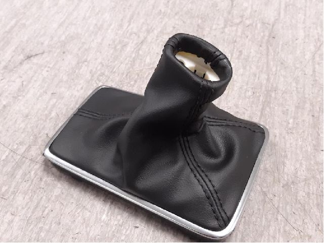 Gear shift VOLVO V40 Hatchback (525, 526)