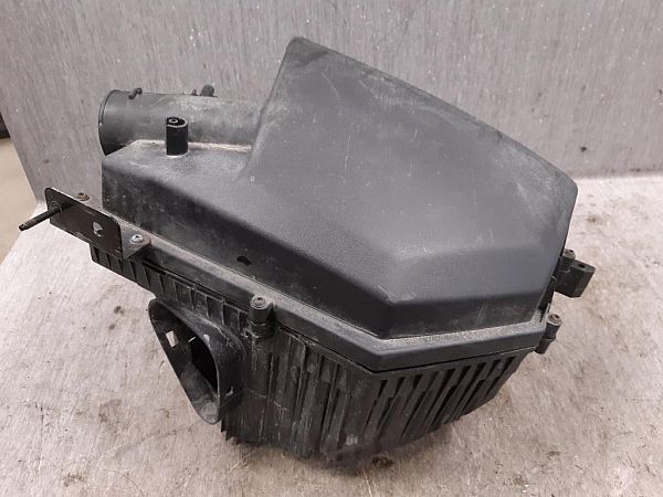 Air filter VOLVO V60 I (155, 157)